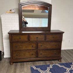 Mirror Dresser 