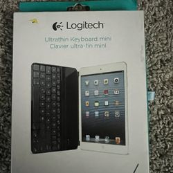 Logitech Magnetic Clip-On Bluetooth Keyboard Case for iPad Mini Ultra-Thin Black