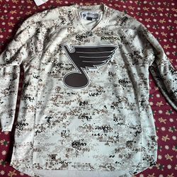 Reebok St Louis Blues Men’s Large Jersey