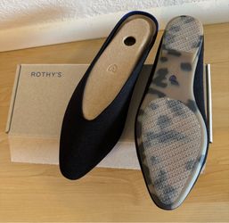 Brand new Rothy’s shoes size 8 (run large)