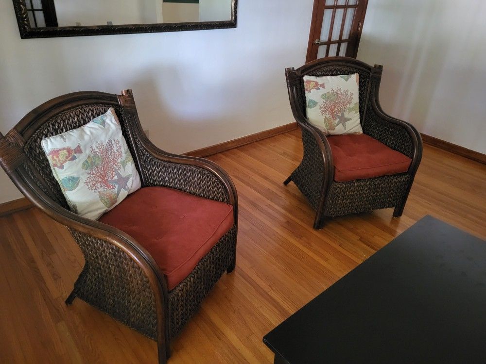 Pier1 Chairs with Table