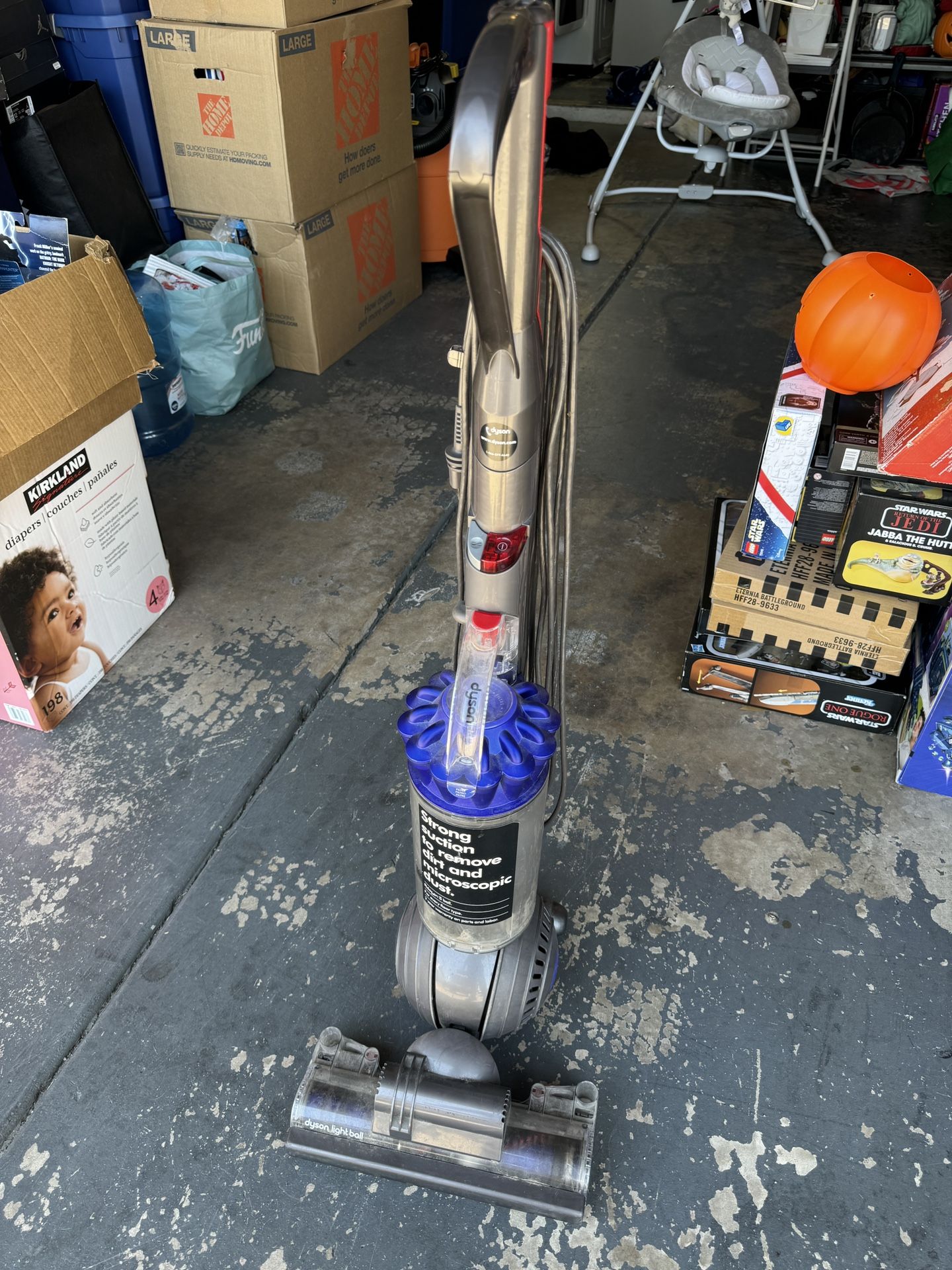 Dyson Lightball Bag less Vacuum
