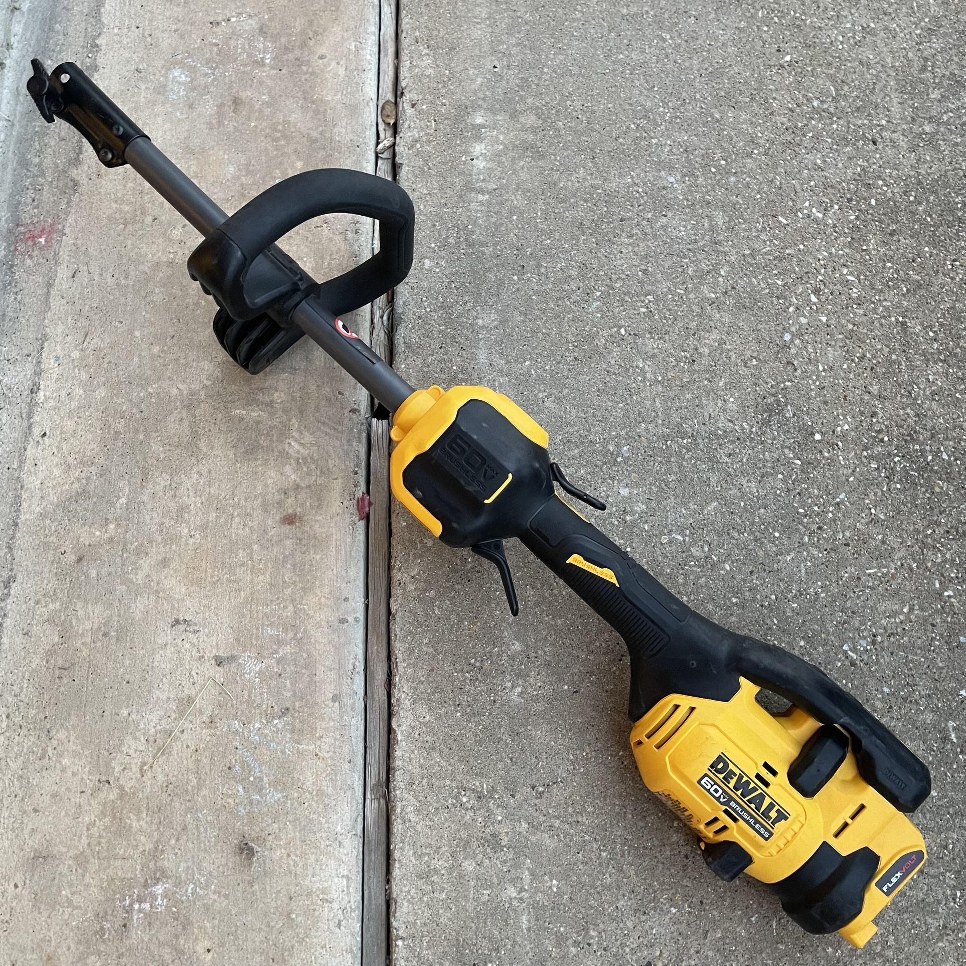 Dewalt flexvolt Brushless Capable String Trimmer (NO ATTACHMENT)