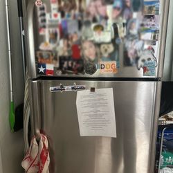 Refrigerator 