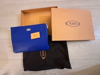 Tod’s blue clutch