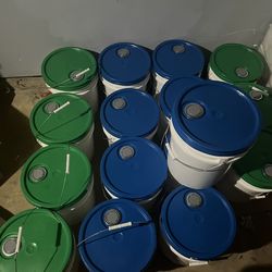 Laundry Detergent 5 gallon Buckets