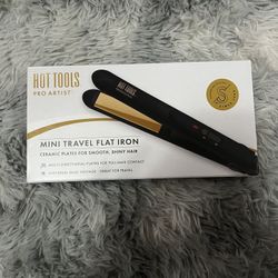 New With Tags Boxed Hot Tools Travel Hair Straightener 