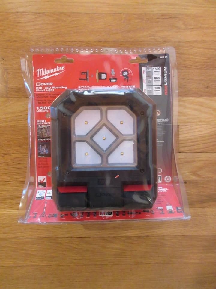 NEW MILWAUKEE 2365-20 M18 18V 1500 Lumens Lithium-Ion Cordless Rover LED Mounting Flood Light (Tool-Only)