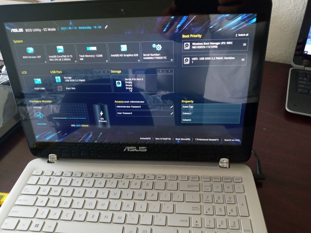 ASUS Q504UA BI5T26 - Flip design - Intel Core i5 - 7200U / up to 3.1 GHz - Windows 11 - HD Graphics 620 - 12 GB RAM - 1 TB SSD - 15.6" IPS touchscreen