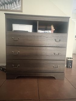 TV Stand With Drawers