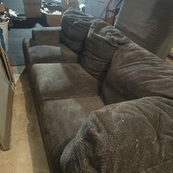 wOW King Size Plush Charcoal Satin Like Feel WOW Sectional (Like New)