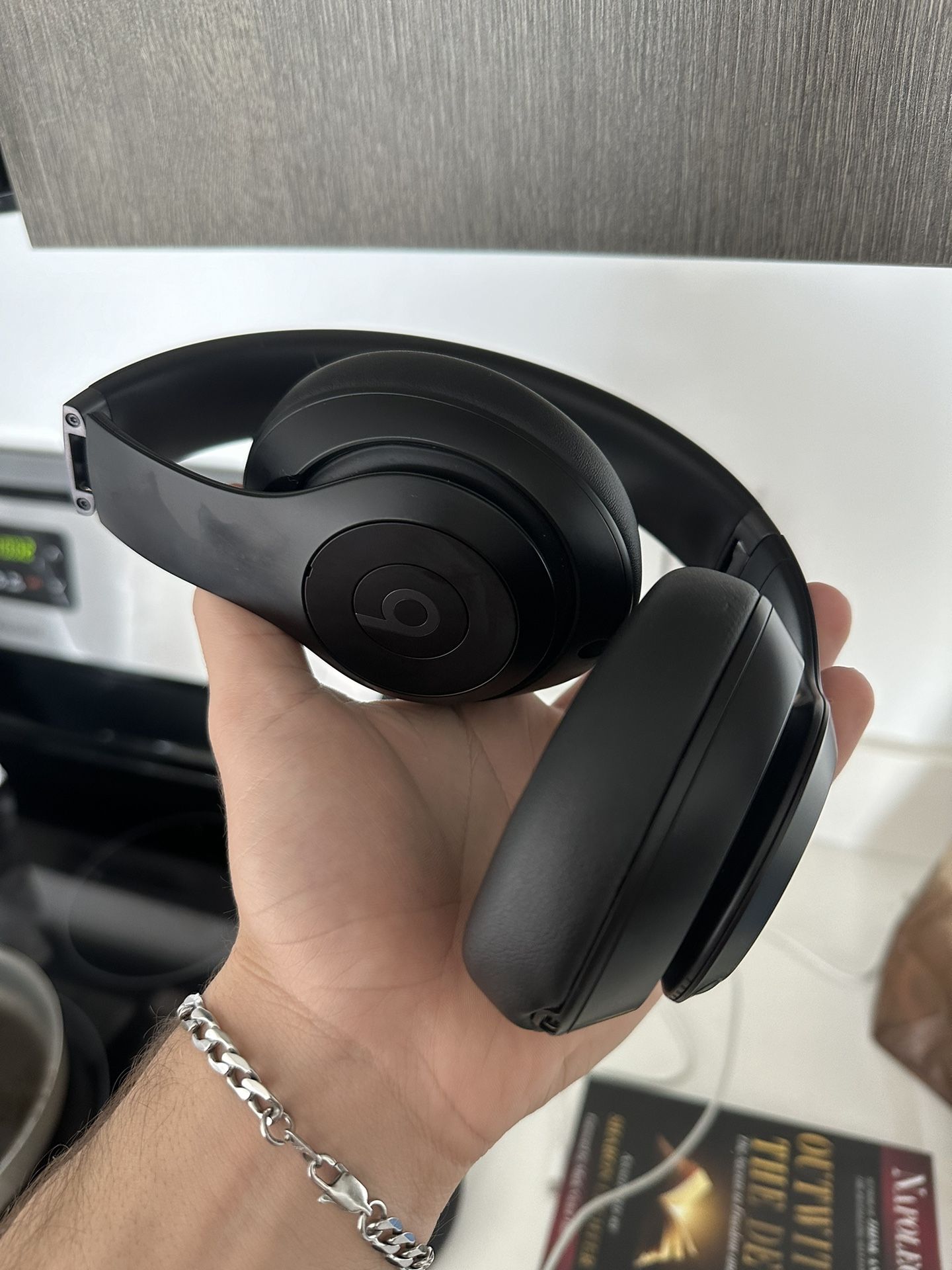 Beats Studio Pro
