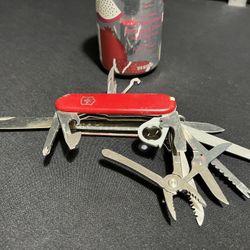 VINTAGE VICTORINOX SWISS ARMY KNIFE OFFICIER SUISSE MULTI TOOL 19 TOOLS