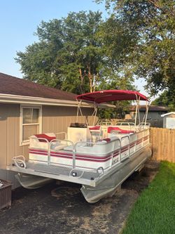 Monarch Sunspa Pontoon Boat