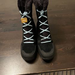 NEW Snow boots