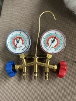 Gauges set with hoses