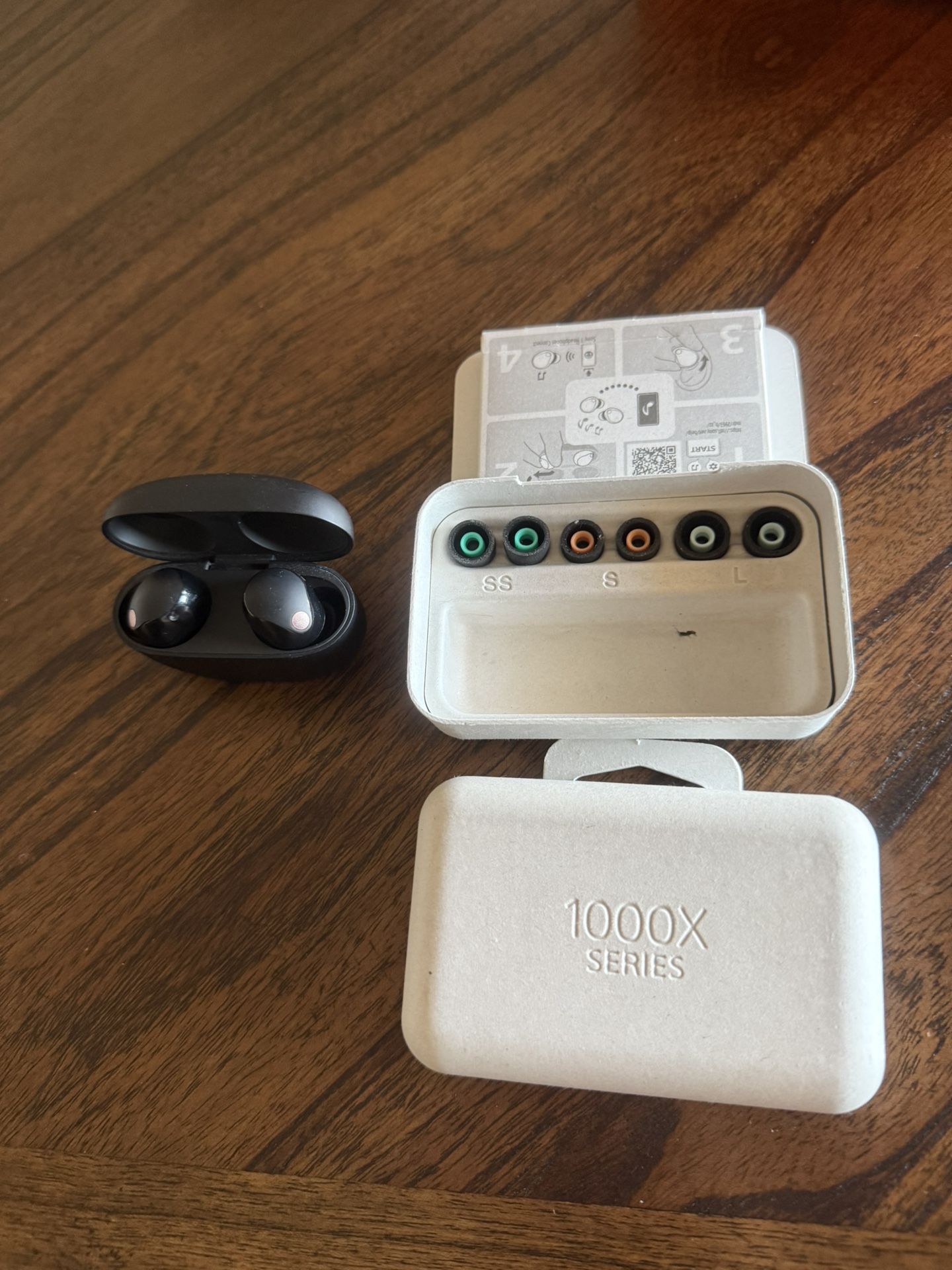 Newer Sony WF1000XM5 Earbuds 
