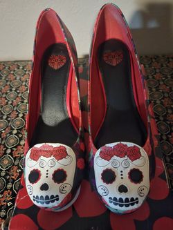 Tuk Sugar Skull Pumps