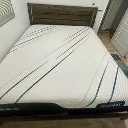 King Size Mattress, Bed frame & Box Spring 