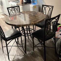 Kitchen/dining Table 