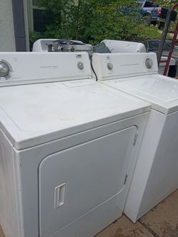 Whirlpool set washer an dryer