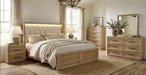 Brand New Natural Tone & Grey 4pc Queen Bedroom Set (Available in Eastern King)