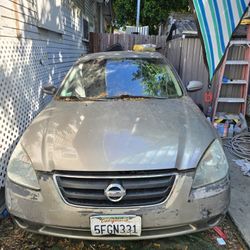 Nissan Altima 2004 "NO TIENE PAPELES"