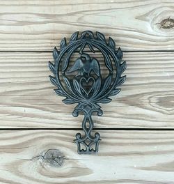 Vintage Cast Iron Eagle/Heart Wreath Trivet