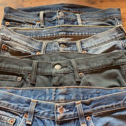 3 Pairs Of Levi’s Jeans & Shorts 