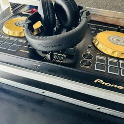 Dj Controller With Case And Headphones 