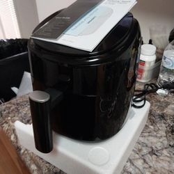 NEW Chefman TurboFry Touch 2 Qt Digital Air Fryer - Great Condition!
