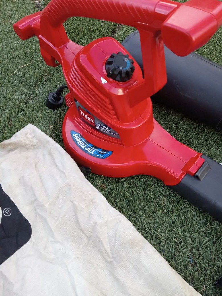TORO VACUUM AND BLOWER LIKE NEW WORK GREAT 