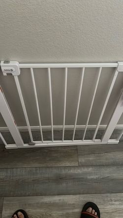 Baby gate