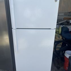 GE refrigerator 