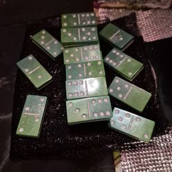 Mean Green Domino Set 