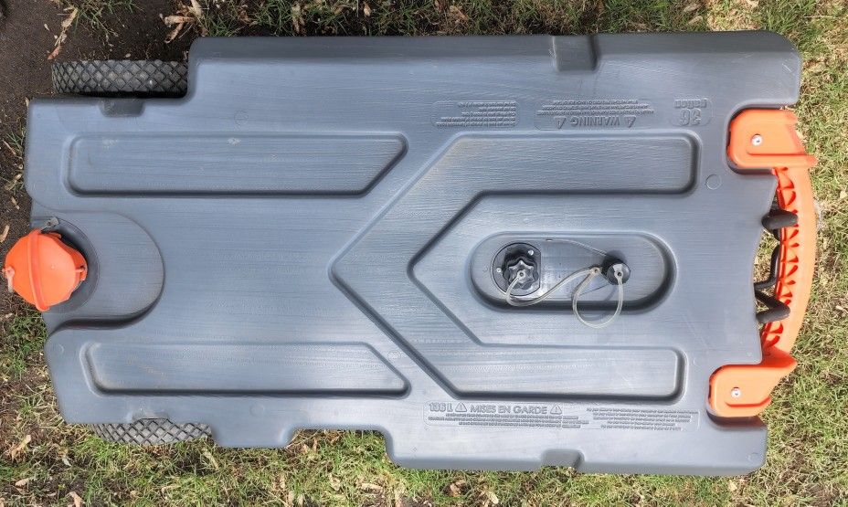 Used Camco Rhino Tote Tank Portable Waste Holding Tank Camper 36 gallon