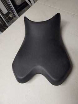 Yamaha R6 seat parts