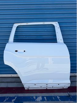 2018,2019,2020,2021,2022,2023,2024 Volkswagen Atlas Rear Door/Puerta Trasera Rh Passenger Oem Ask