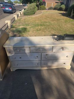 Bedroom set with vanity