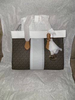 Brand New MICHEAL KORS Purse