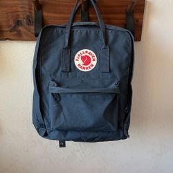 FJÄLLRÄVEN KÅNKEN Backpack - Blue *Like New*