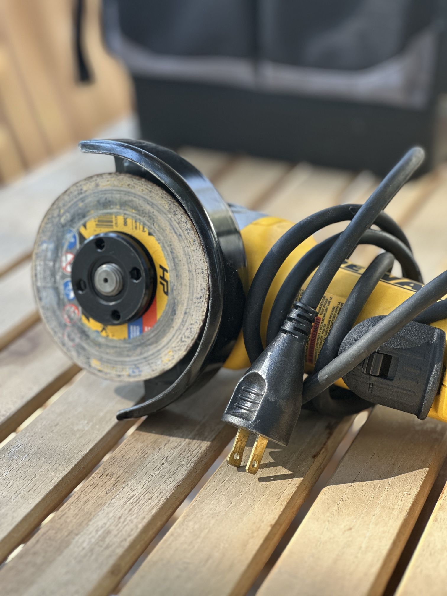DEWALT DWE402 4-1/2” Angle Grinder – Heavy Duty 11A, Works Great