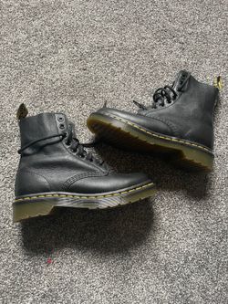 Dr. Martens 1460 WOMEN'S PASCAL VIRGINIA LEATHER BOOTS