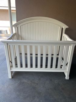 CONVERTIBLE CRIB