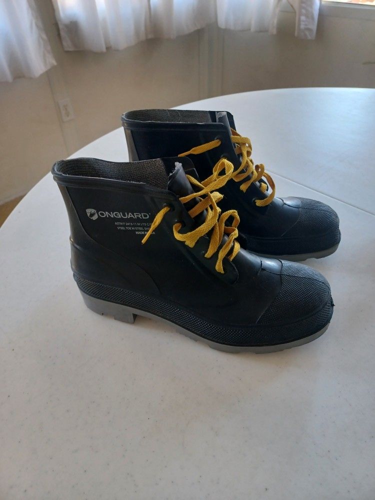 Rubber boots with steel toe caps