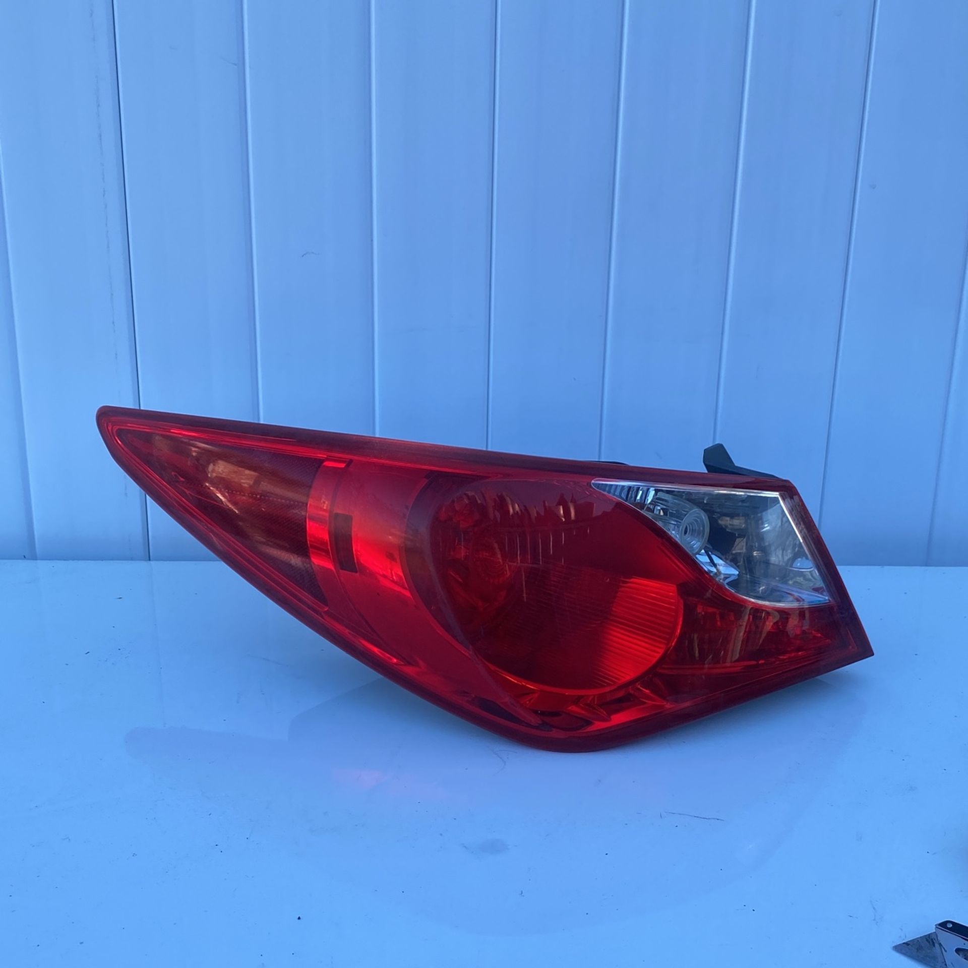 2011 2012 2013 2014 Hyundai Sonata Left Driver Side Outer Tail Light OEM