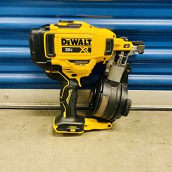 DEWALT 20V MAX f15 Degrees Cordless Roofing Nailer (Tool Only)