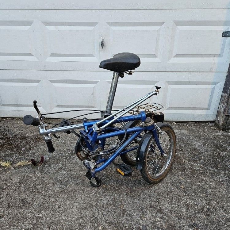 Folding DAHON bike Older Model Needs TLC And Front Wheel