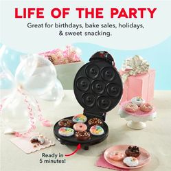 Dash Mini Donut Maker Machine for Kid-Friendly Breakfast, Snacks, Desserts & More with Non-stick Surface, Makes 7 Doughnuts, Donut Print
Electric Doug