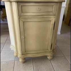 beautiful Italian large Nightstands I Have 2